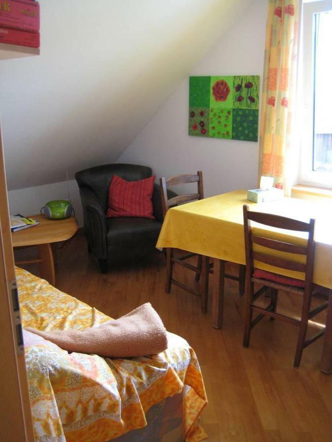 Moebliertes Zimmer, Pluederhausen Pluderhausen Exteriör bild